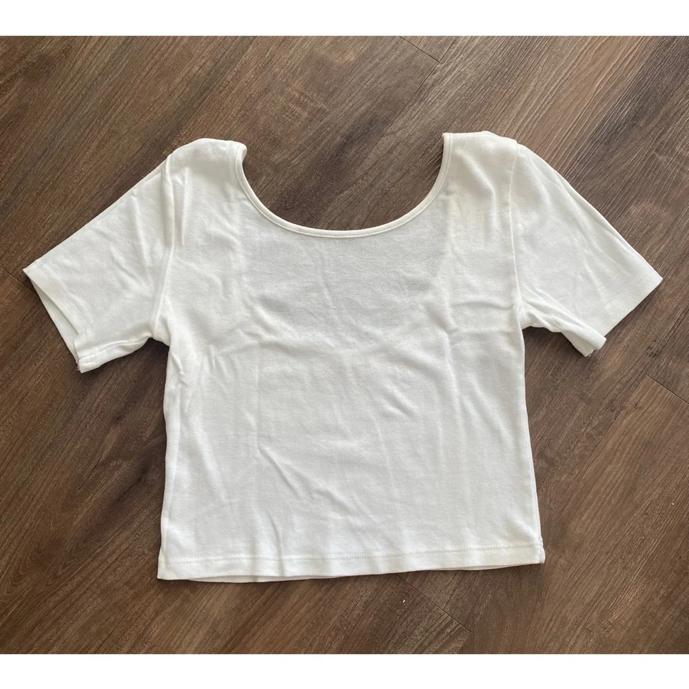 Crop top - Picture 1 of 3